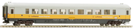 rychlíkový vůz v barevném schematu „Lufthansa-Airport-Express“ 2. tř., typ Bpmz