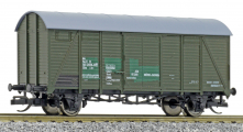 krytý nákladní vůz zelený s šedou střechou „AZA Kněževes u Rakovníka“, typ Glm (Ztr)