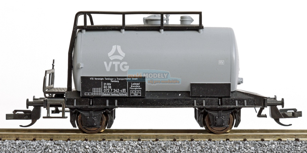 Cisternový vůz světle šedý s černým rámem VTG