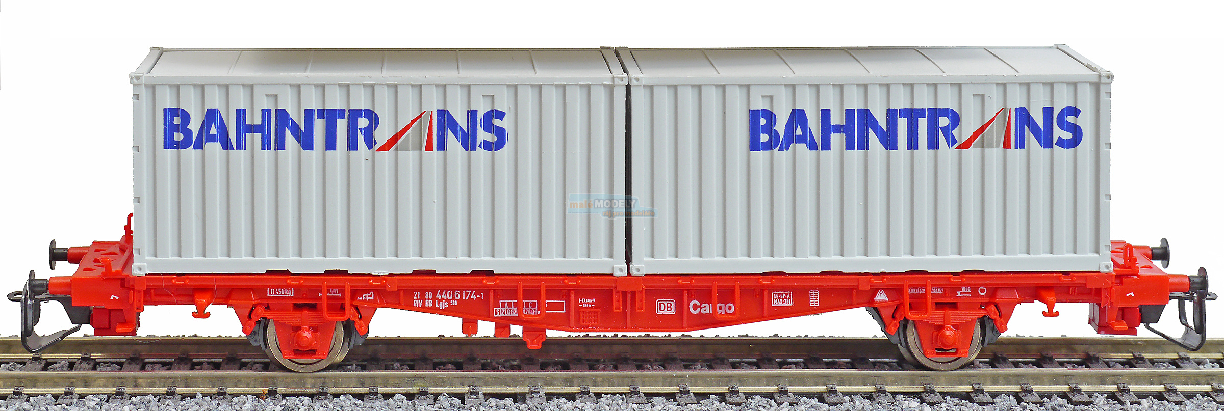 Kontejnerový vůz červený se dvěma kontejnery 20 Bahntrans
