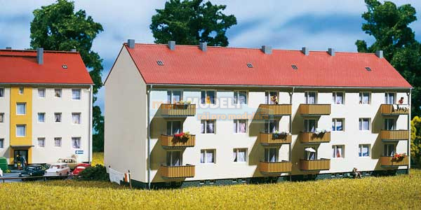 Obytný dům s balkony