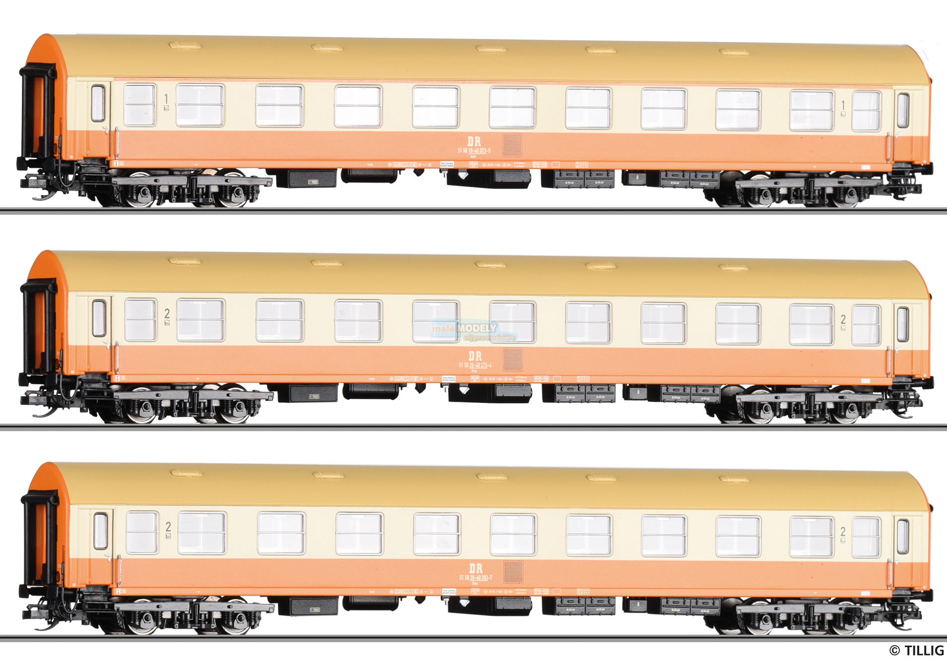 Personenwagenset *Städteexpress* der DR, bestehend aus drei Reisezugwagen Typ Y/B70, Ep. IV
