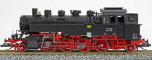 parní lokomotiva černá s červeným pojezdem, typ BR 86