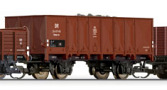 otevřený nákladní vůz červenohnědý s nákladem uhlí, typ Ompu(x)