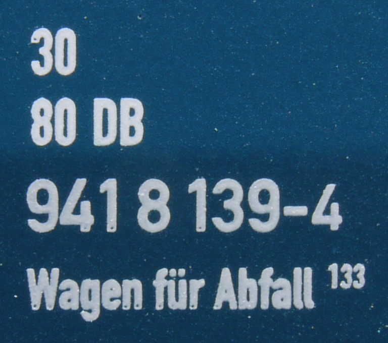 otevřený nákladní vůz modrý na odpad Wagen für Abfall <sup>133</sup>