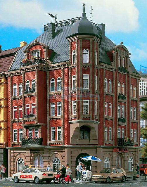 Městský rohový dům 