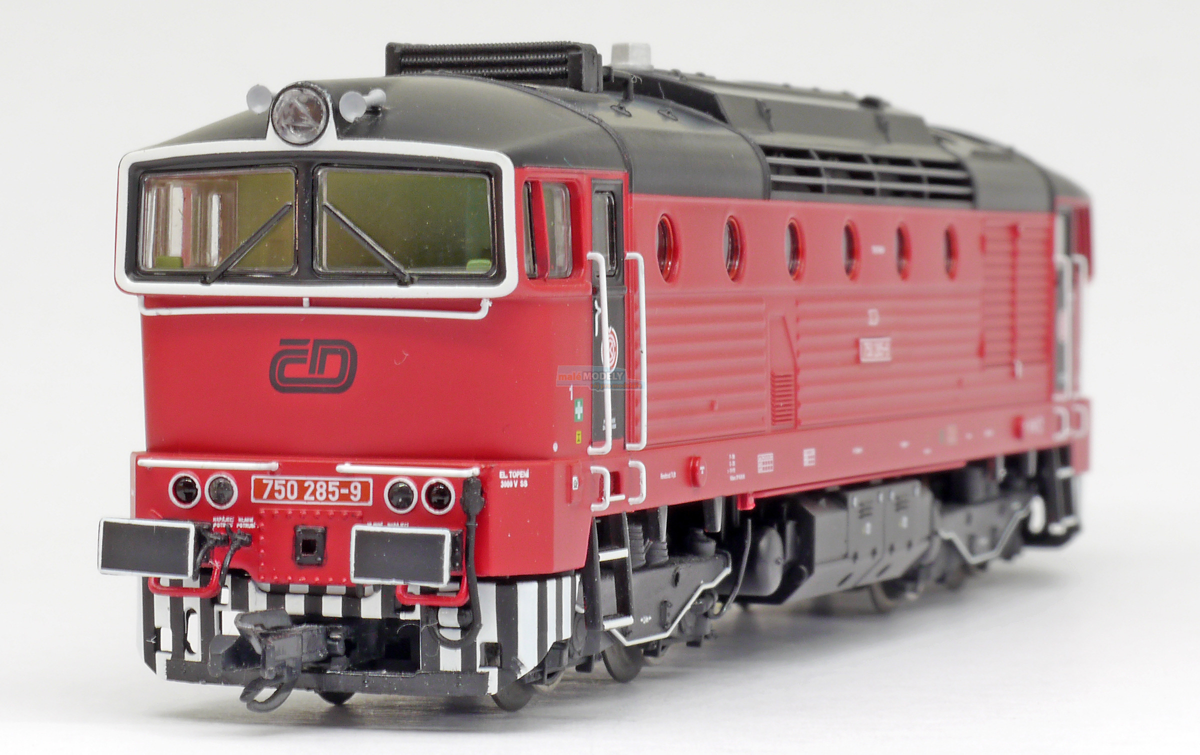 Lok. diesel 750.285 Brejlovec red, ČD