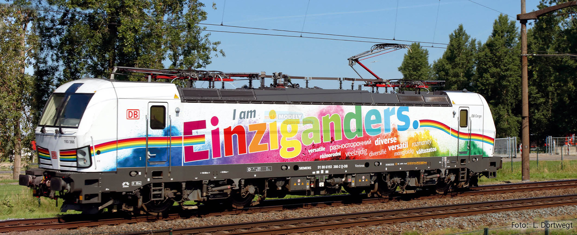 Elektrická lokomotiva 193 366-2 s reklamním potiskem „I am Einziganders“, DB AG, Ep. VI, (31.03.2024)