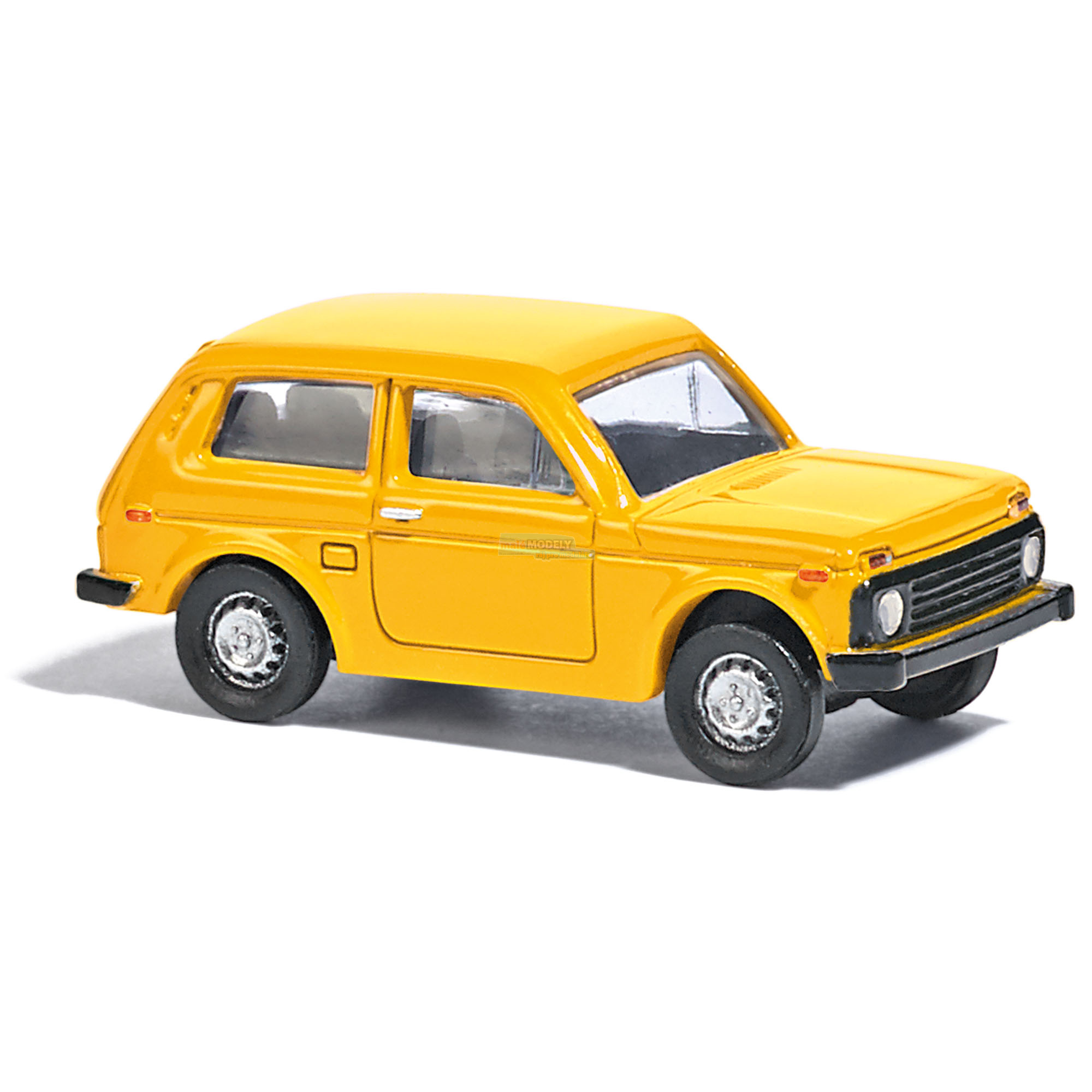 Auto oso Lada Niva žlutá