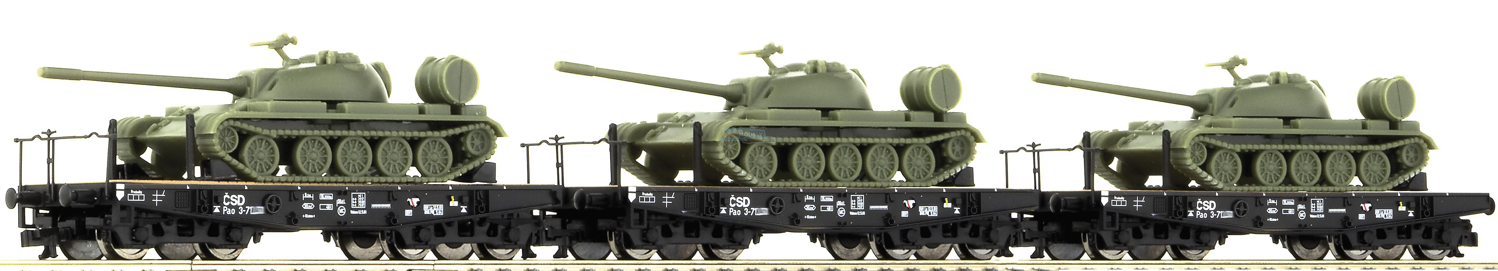 Set 3 plošinových vozů ložený tanky T55