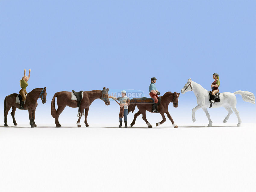 Jezdci na koních (8 ks)
