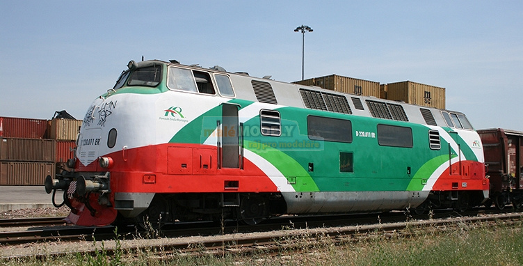 Dieselová lokomotiva D 220 <b>Ferrovie Emilia Romangna</b> - (31.03.2014)