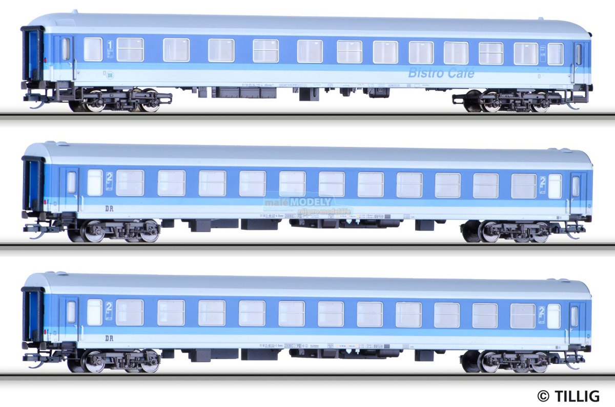 Set tří rychlíkových vozů v barevném schematu InterRegio